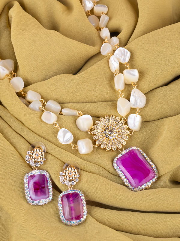 Pearl necklace