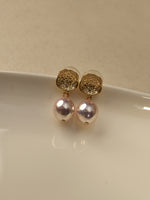 Load image into Gallery viewer, Orbit Two-Tone Metallic Pearl Necklace Set | Pearl Necklace with Golden Chain