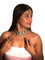 Load image into Gallery viewer, Big Necklace with Green and White Stones