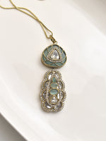 Load image into Gallery viewer, Delicate Stylish Kundan Pendant Set