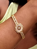 Load image into Gallery viewer, Anti Tarnish golden color Bracelet | Stone & Pearl Design Bracelet