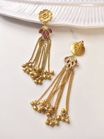 Load image into Gallery viewer, Floral designs Golden Earrings