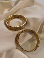 Load image into Gallery viewer, Golden Bengles Design For Women