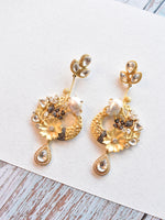 Load image into Gallery viewer, Golden Floral Earring