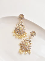 Load image into Gallery viewer, Golden earrings with floral designs