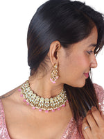 Load image into Gallery viewer, Golden necklace and earrings with pink beads