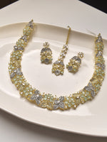 Load image into Gallery viewer, Green Necklace With Golden Polish