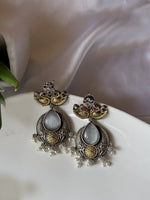 Load image into Gallery viewer, Metal Earrings