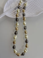 Load image into Gallery viewer, Multi colour Beads Necklace
