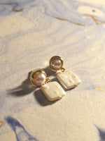 Load image into Gallery viewer, Pair of earrings with gold and pearl accents