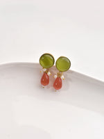 Load image into Gallery viewer, Pair of earrings with green and pink stones