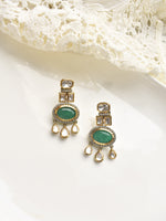 Load image into Gallery viewer, Pair of gold and green earrings