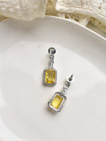 Load image into Gallery viewer, Pair of yellow gemstone earrings