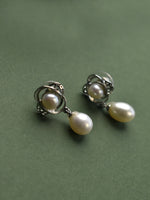 Load image into Gallery viewer, Pearl Earrings