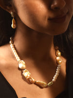 Load image into Gallery viewer, Pearl Necklace