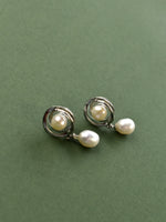 Load image into Gallery viewer, Silver Pearl Earring