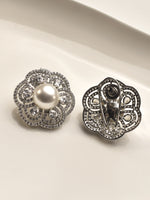 Load image into Gallery viewer, Stud with Pearl and Intricate Designs