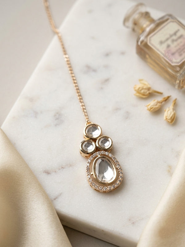 Kundan Maang Tikka with Sleek Chain | Modern Solitaire Kundan Stone Festive Matha Tikka