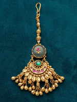 Load image into Gallery viewer, Traditional Floral Motif Maang Tikka with Ruby &amp; Green Stones | Green Stone Antique Finish Bridal Maang Tikka
