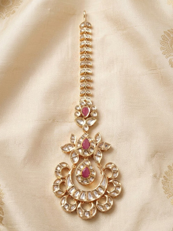 Kundan chandbali maang tikka with pink stones | floral crescent polki kundan bridal hair tikka with broad chevron chain