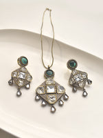 Load image into Gallery viewer, Delicate Necklace with a Green Gemstone | Stylish Kundan Necklace Set
