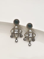 Load image into Gallery viewer, Delicate Necklace with a Green Gemstone | Stylish Kundan Necklace Set
