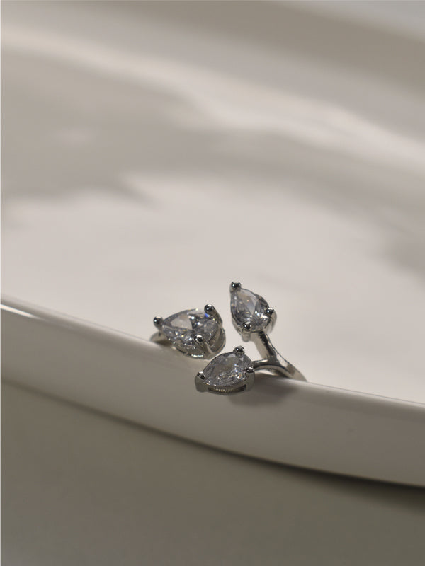 Silver Ring with Three Pear-Shaped Gemstones | Stylish Ad Finger Ring