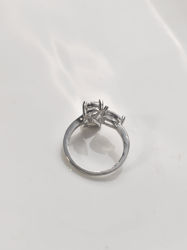 Silver Ring with Three Pear-Shaped Gemstones | Stylish Ad Finger Ring