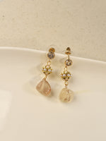 Load image into Gallery viewer, Beautiful Stone Necklace | Delicate Floral accents Golden Beads Necklace

