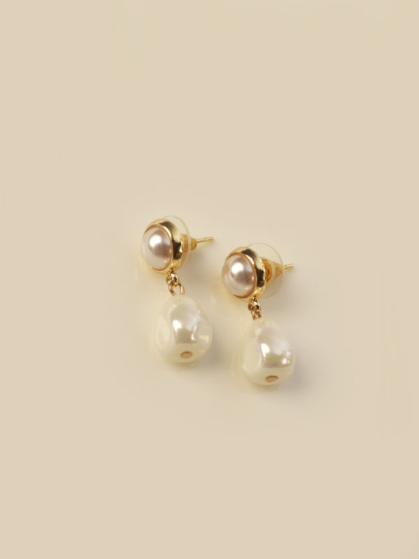 Pearl Necklace with Gold Clasps | Single Line Uniquely Shaped Necklace