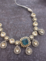 Antique Kundan Necklace Set