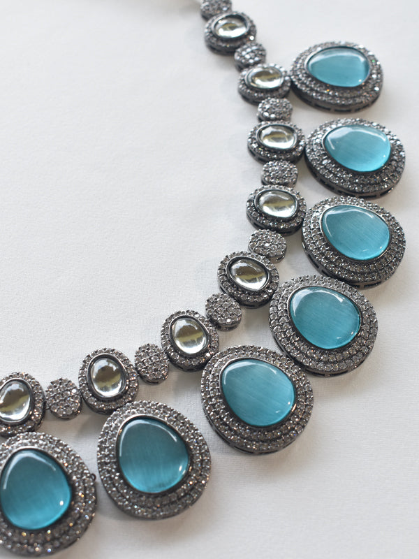 Antique Kundan Necklace Set