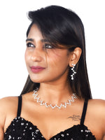 Load image into Gallery viewer, Beautiful AD Necklace set with Intricate
