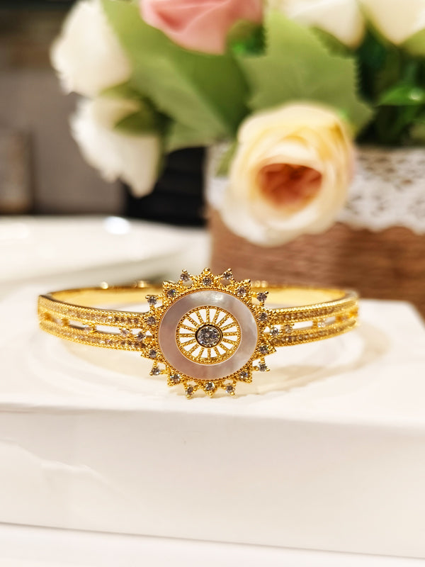 Beautiful Design Bracelet