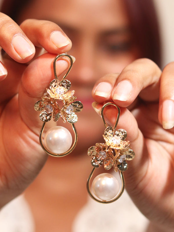  Beautiful Earring with Pearl