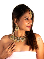 Load image into Gallery viewer,  Beautiful Kundan Necklace Set
