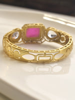 Load image into Gallery viewer, Bracelet with a Pink Gemstone
