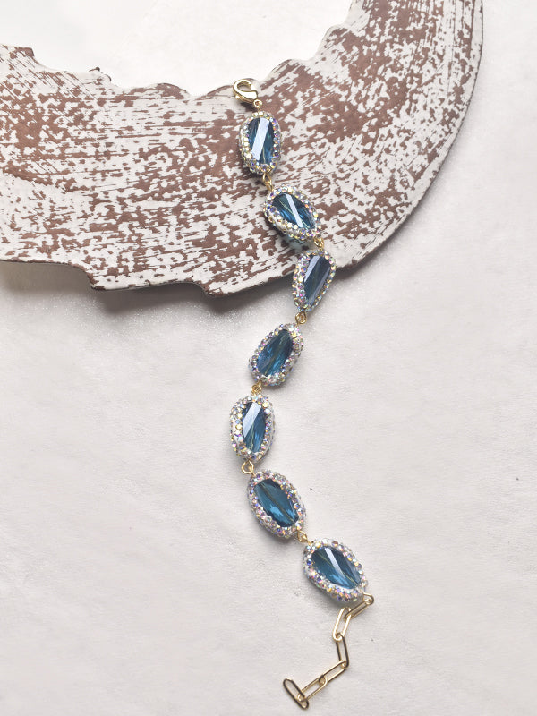 Bracelet with blue gemstones 