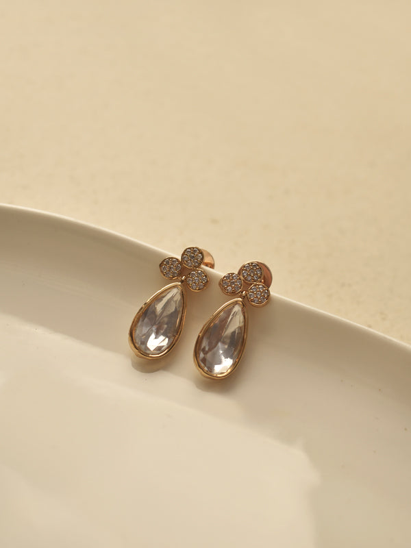 Clear teardrop shaped kundan earring