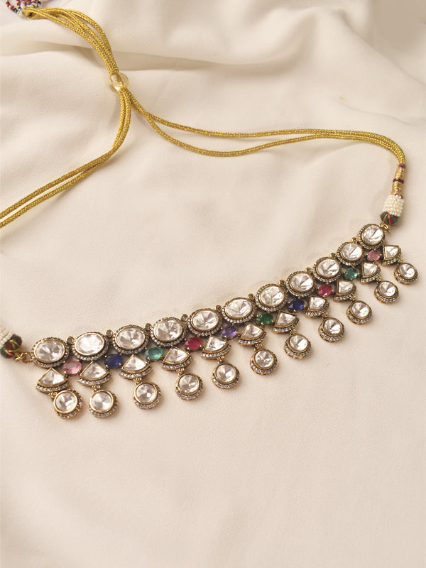 Decorative necklace with multicolored stones 