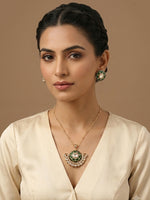Load image into Gallery viewer, Delicate Pendant Set with Kundan

