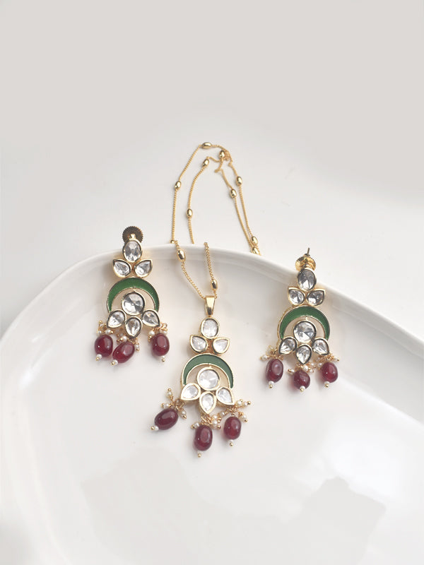 Delicate Pendant Set with Kundan | Stylish Kundan Pendant Set