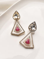 Load image into Gallery viewer, Earrings with Geometric design and Red gemstones 
