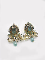 Load image into Gallery viewer, Earrings with green stones and pearl like beads 
