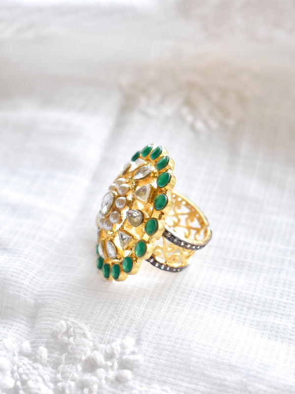 Finger Ring With Green Stone