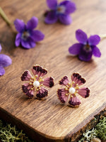 Load image into Gallery viewer, Floral Earrings with a Pearl Center 
