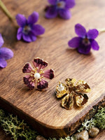 Load image into Gallery viewer, Floral Stud Earrings
