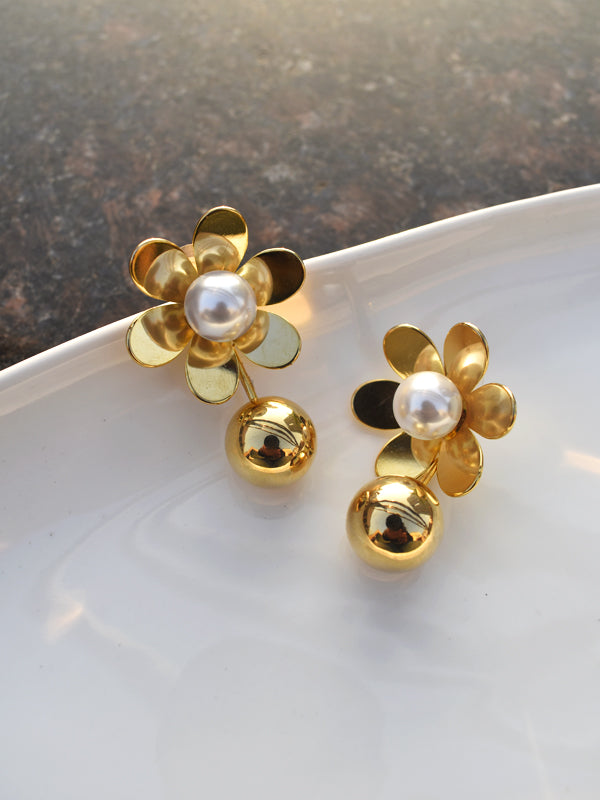 Flower-Shaped Earrings with Pearl 