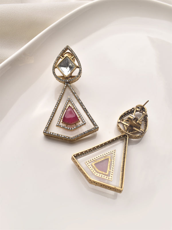 Geometric earrings with pink and golden design 
