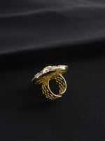 Load image into Gallery viewer, Gold Chain With Pendant
